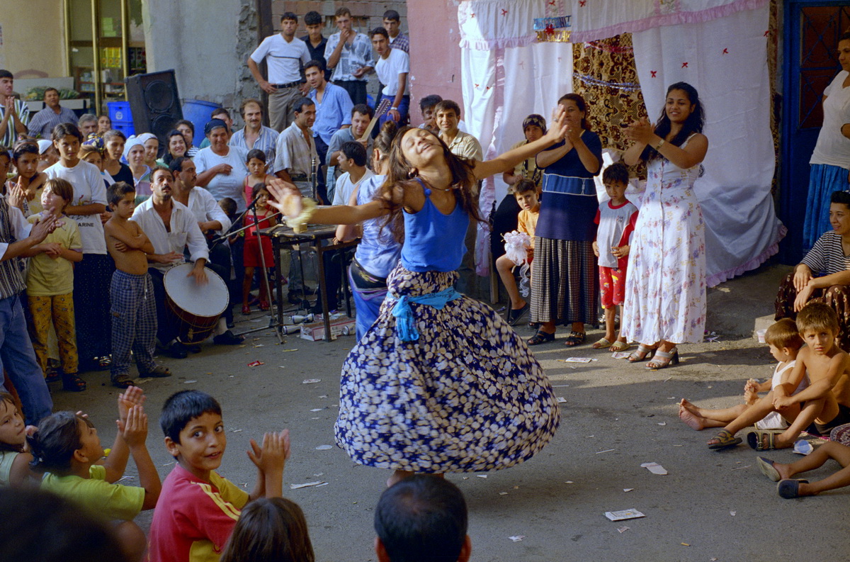 Gypsies – Marriage Ceremonies & Their Way Of Life photograph 1