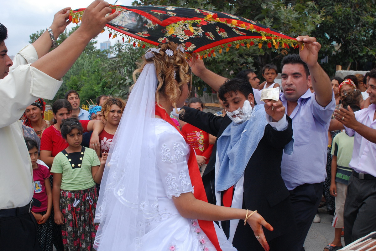 Gypsies – Marriage Ceremonies & Their Way Of Life photograph 12