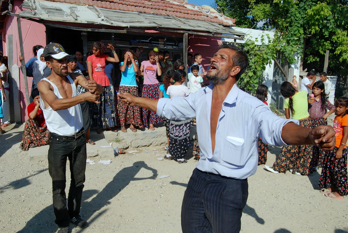 Gypsies – Marriage Ceremonies & Their Way Of Life photograph 13