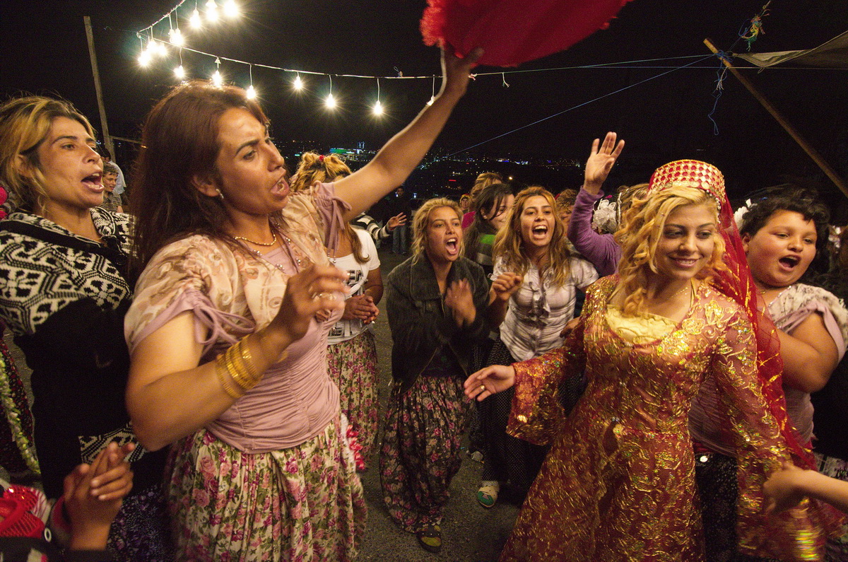 Gypsies – Marriage Ceremonies & Their Way Of Life photograph 16
