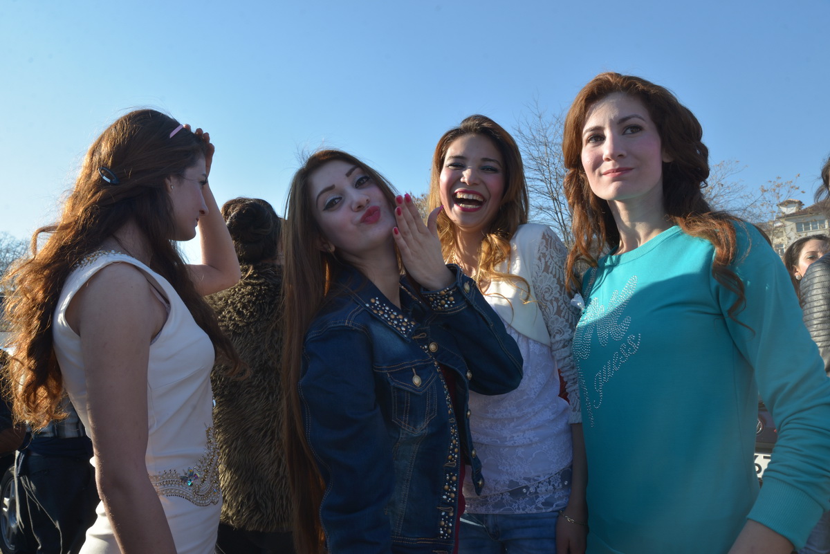 The Cost Of A Bride – Roma’s Traditional Wedding Negotiations photograph 3