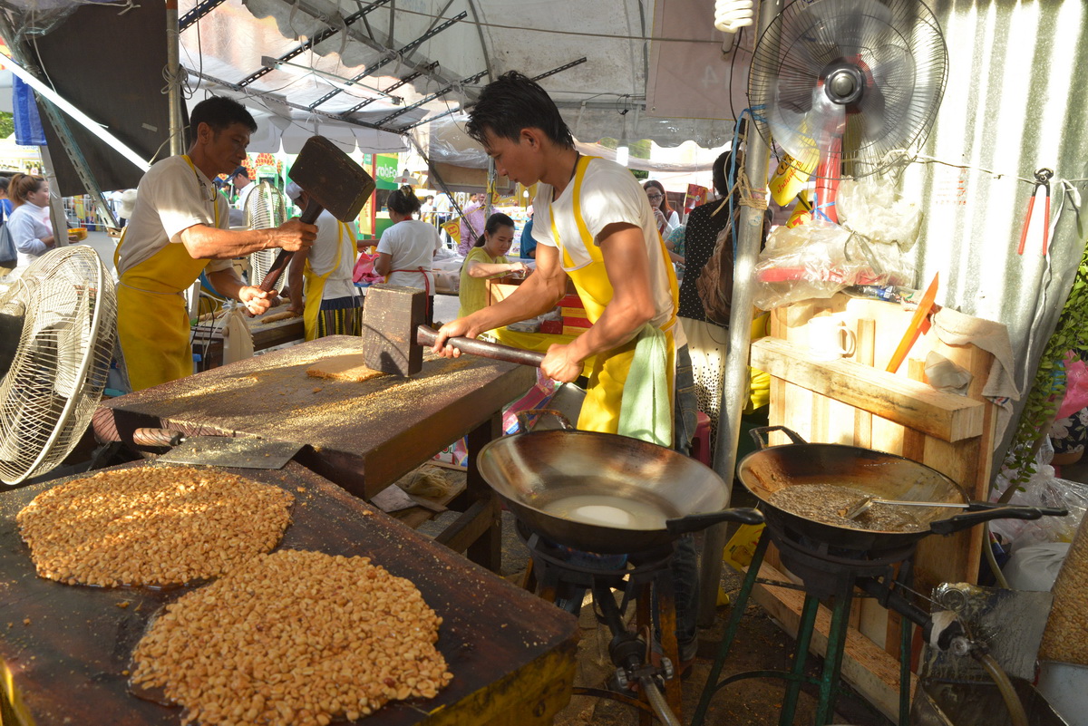 History, Daily Life & Food | Chinatown, Bangkok, Thailand photograph 13